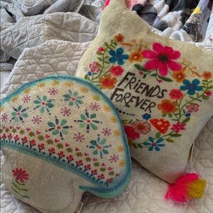 Colorful Floral Pillows NATURAL LIFE